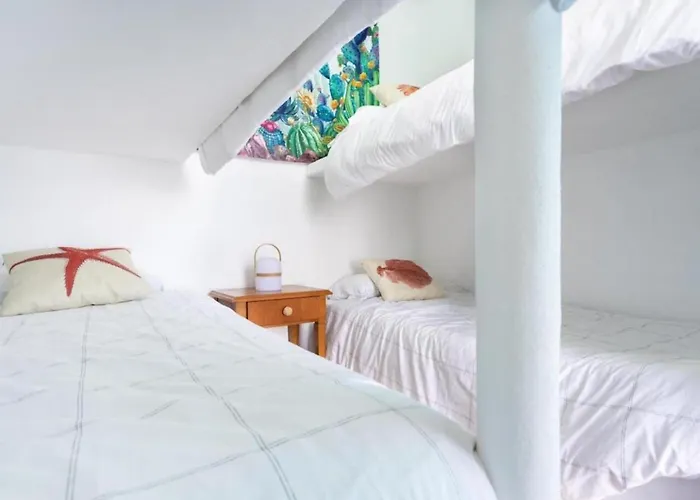 La Mar Del Caleton *